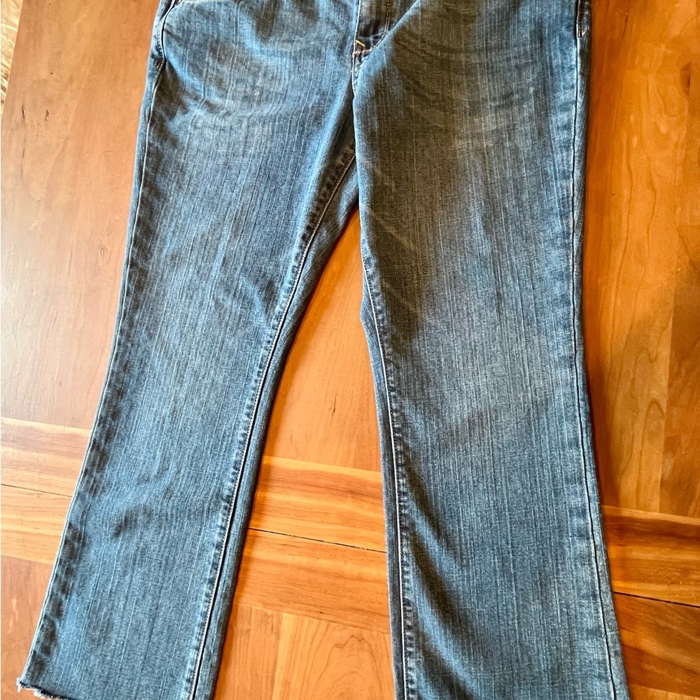 Old Navy The Flirt Bootcut Jeans Women's Sz 14S Blue 5-Pocket Low Rise, Raw Hem - Picture 3 of 9